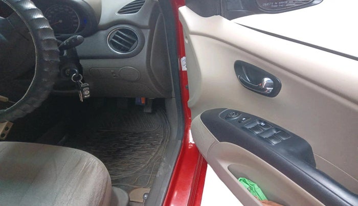 2011 Hyundai i10 MAGNA 1.2, Petrol, Manual, 51,600 km, interior