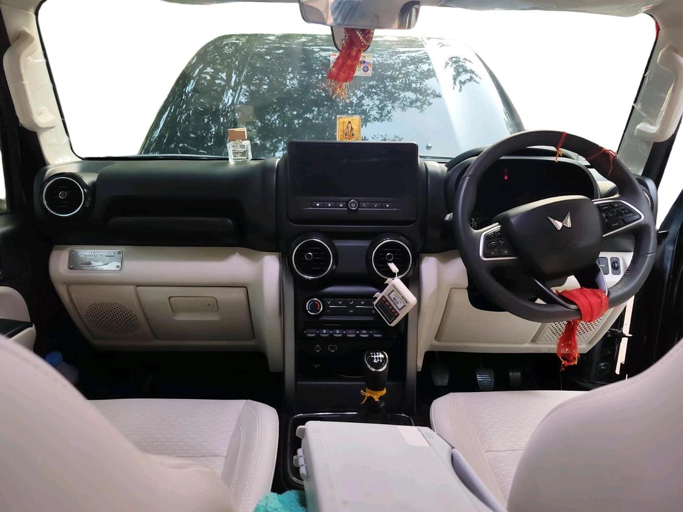 2025 Mahindra Thar Roxx MX5 Petrol MT 2WD, Petrol, Manual, 7,379 km, interior