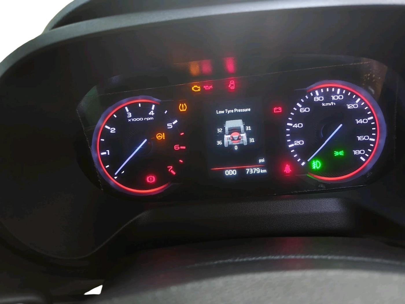 2025 Mahindra Thar Roxx MX5 Petrol MT 2WD, Petrol, Manual, 7,379 km, interior