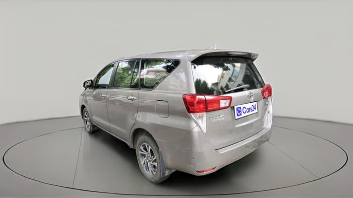 2022 Toyota Innova Crysta 2.7 VX 7 STR, Petrol, Manual, 1,01,623 km, exterior