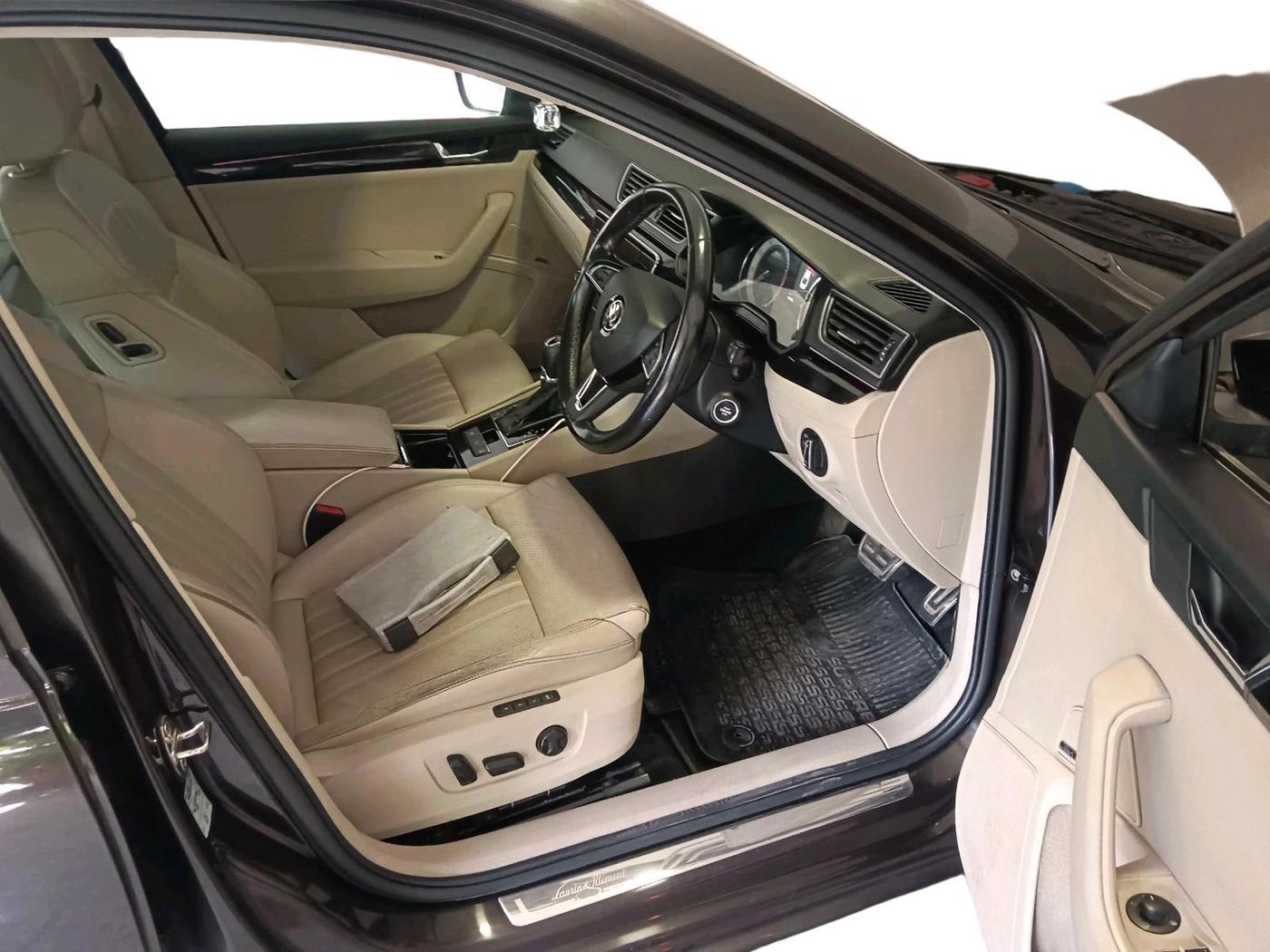 2019 Skoda Superb L&K 1.8 TSI AT, Petrol, Automatic, 94,486 km, interior