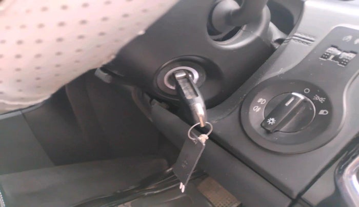 2019 Tata Hexa XMA 4X2 7 STR, Diesel, Automatic, 75,252 km, interior
