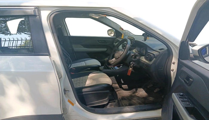 2023 Tata PUNCH ADVENTURE MT, Petrol, Manual, 14,180 km, interior