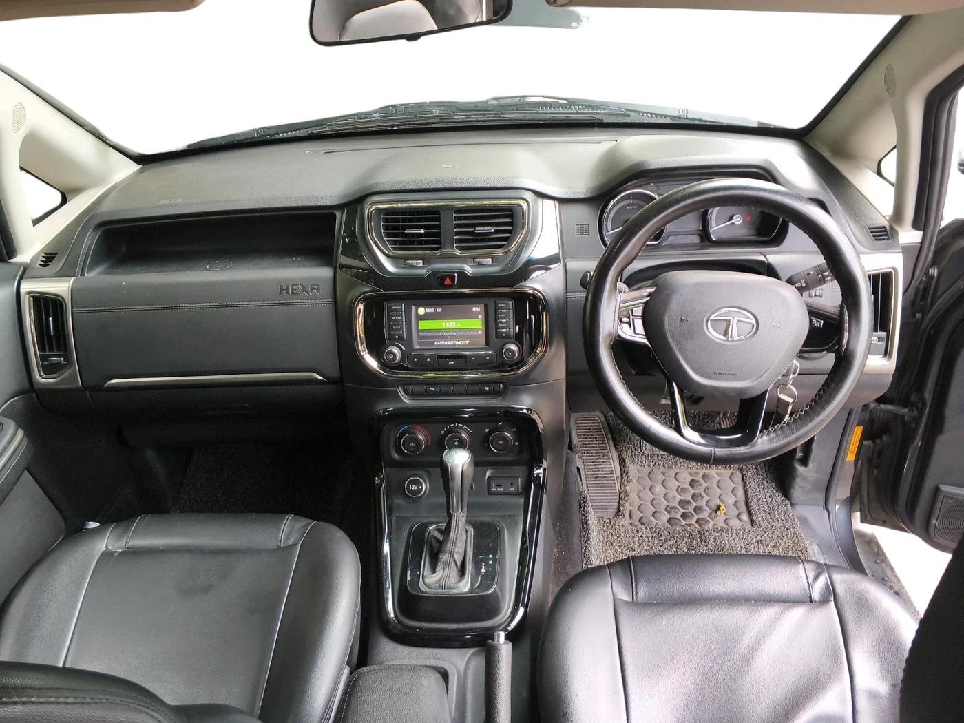 2017 Tata Hexa XMA 4X2 7 STR, Diesel, Automatic, 79,170 km, interior