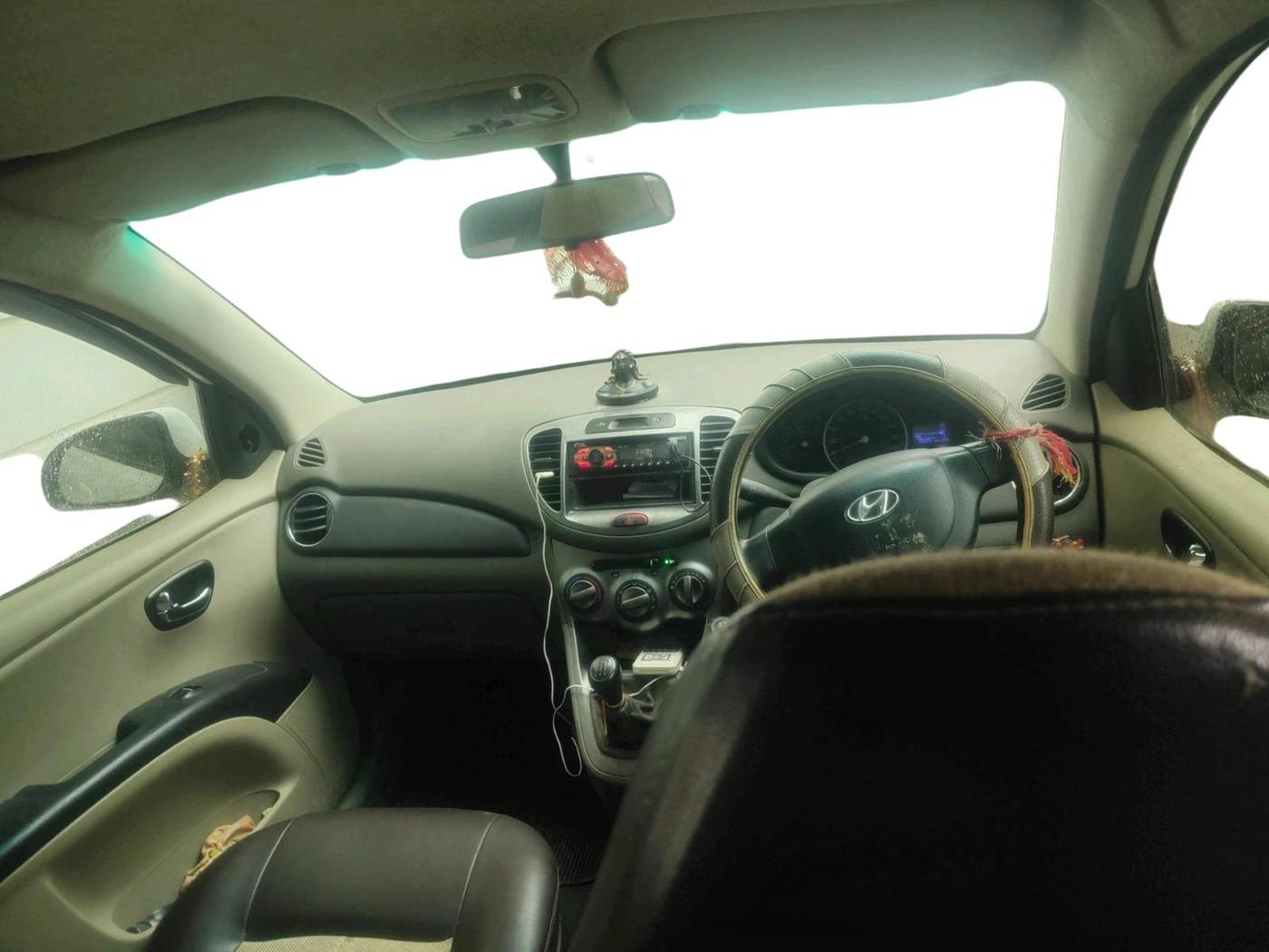 2012 Hyundai i10 MAGNA 1.2, Petrol, Manual, 75,857 km, interior