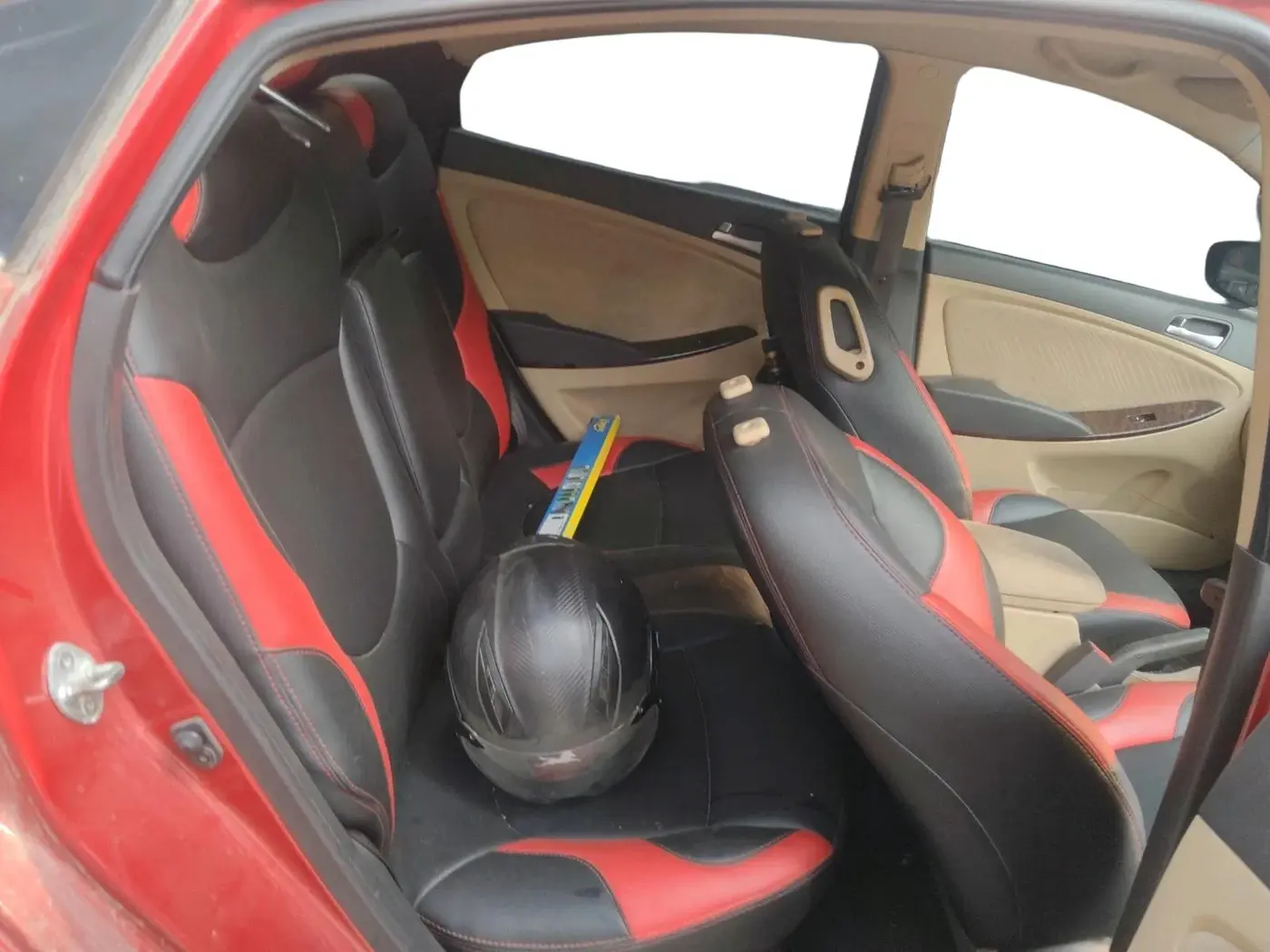 2015 Hyundai Verna FLUIDIC 4S 1.6 VTVT S(O), Petrol, Manual, 66,111 km, interior