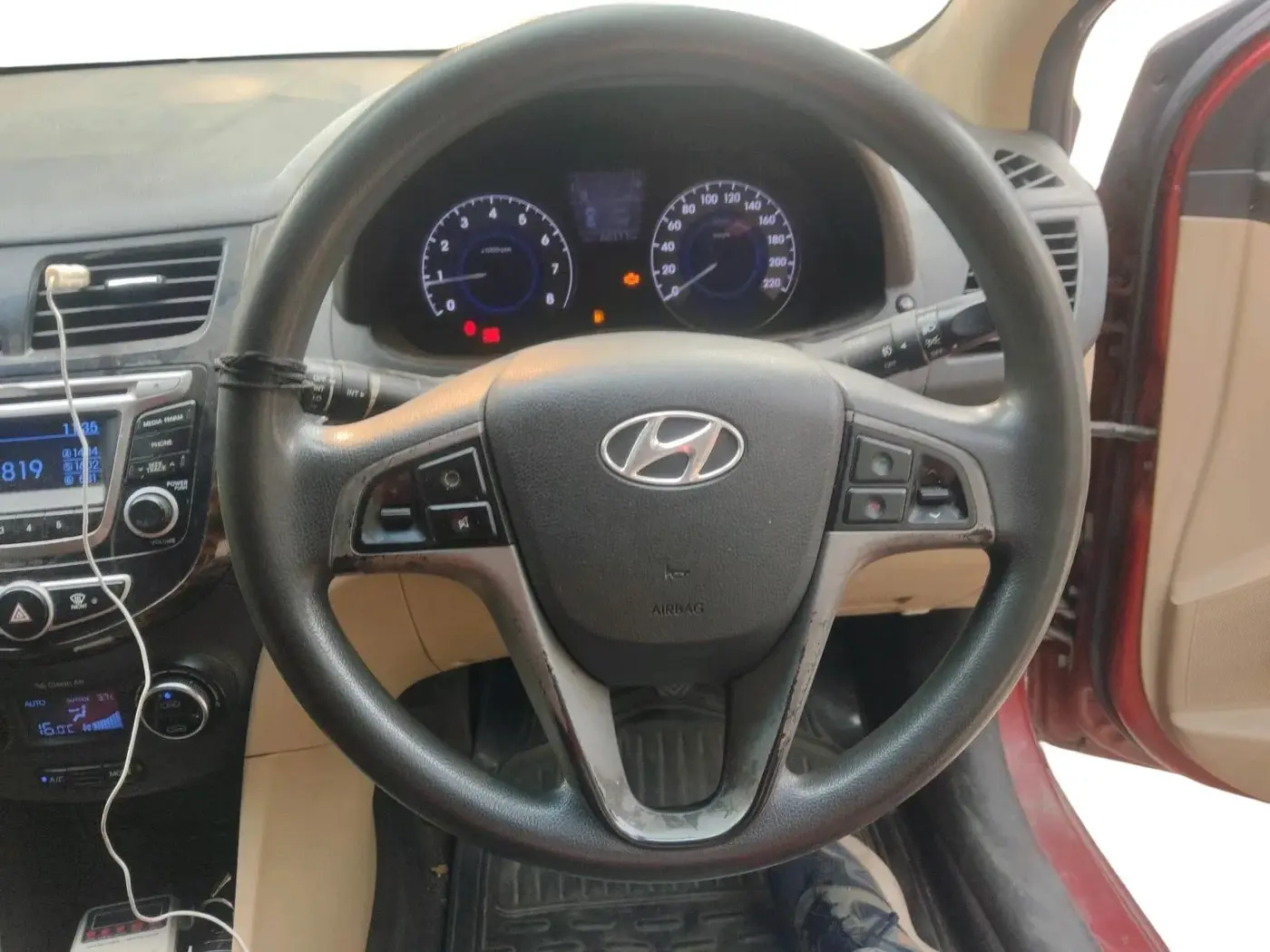 2015 Hyundai Verna FLUIDIC 4S 1.6 VTVT S(O), Petrol, Manual, 66,111 km, interior