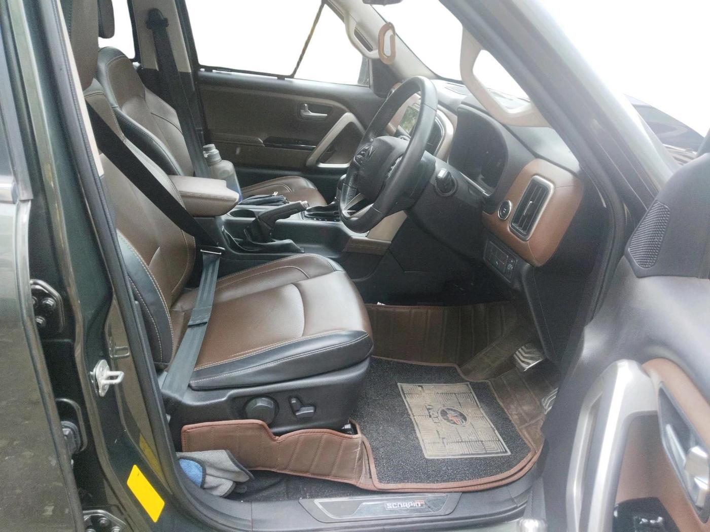 2023 Mahindra SCORPIO-N Z8 L PETROL AT 7 STR, Petrol, Automatic, 30,737 km, interior