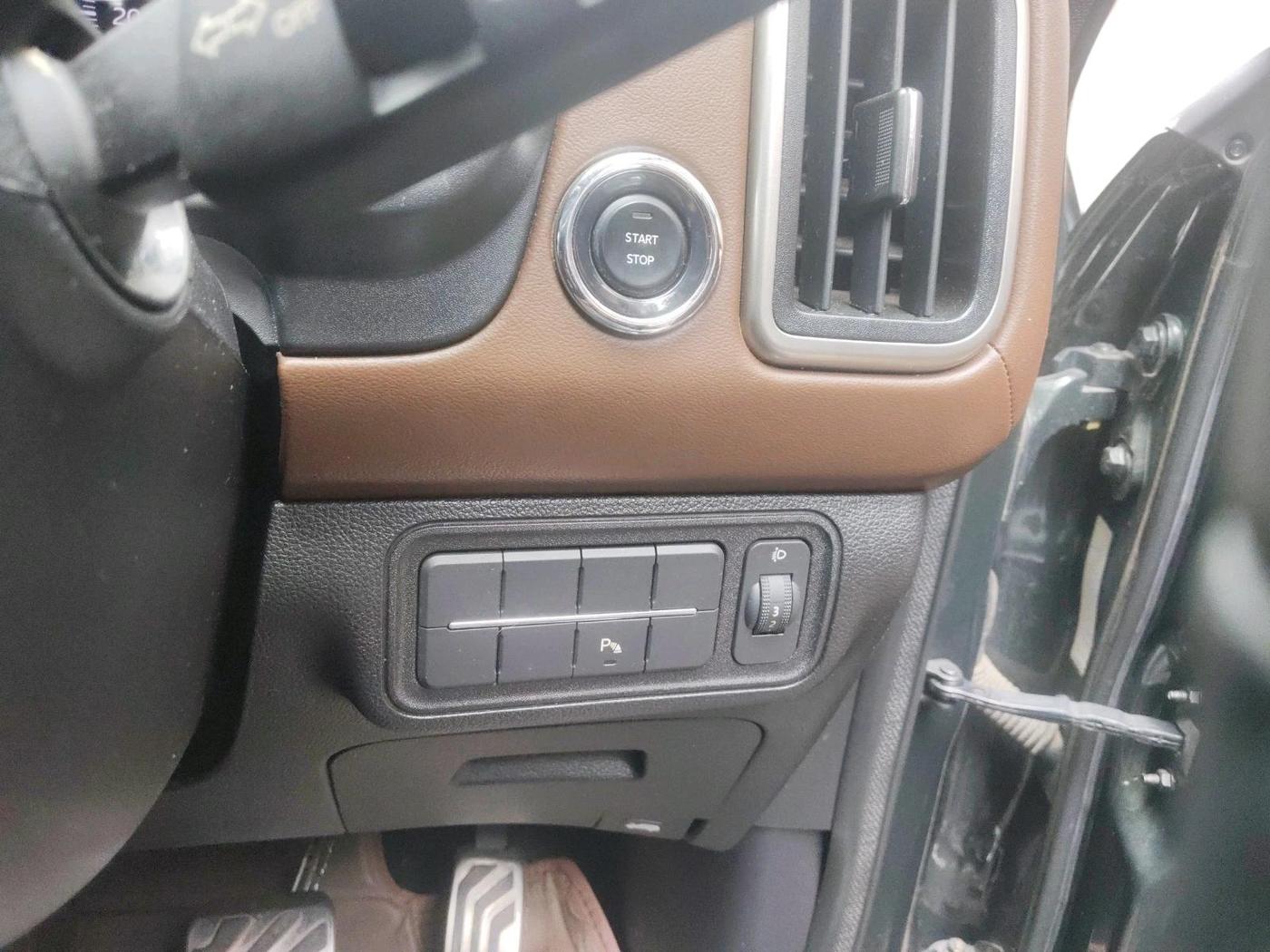 2023 Mahindra SCORPIO-N Z8 L PETROL AT 7 STR, Petrol, Automatic, 30,737 km, interior