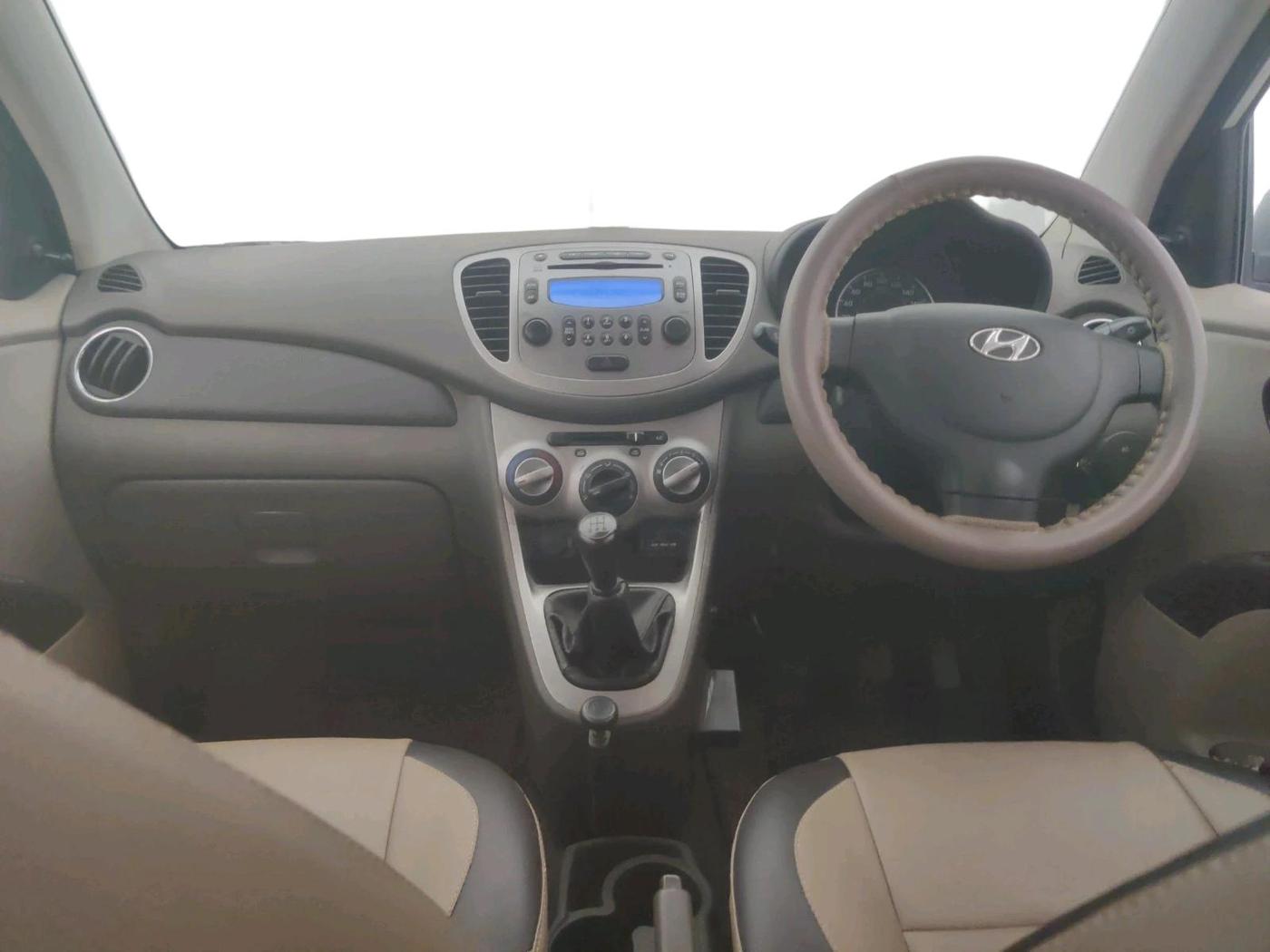 2014 Hyundai i10 SPORTZ 1.1, Petrol, Manual, 22,325 km, interior