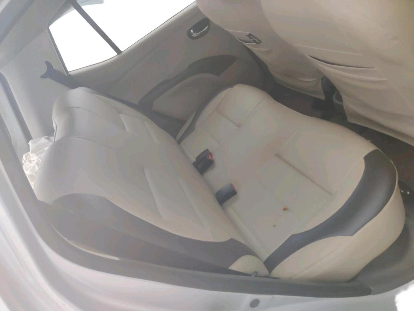 2014 Hyundai i10 SPORTZ 1.1, Petrol, Manual, 22,325 km, interior