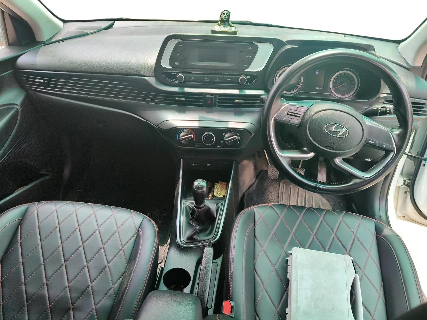 2023 Hyundai NEW I20 MAGNA 1.2 MT, Petrol, Manual, 22,618 km, interior