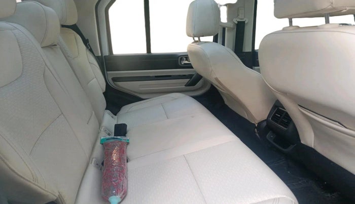 2025 Mahindra Thar Roxx  AX7 L Diesel MT 2WD, Diesel, Manual, 9,663 km, interior