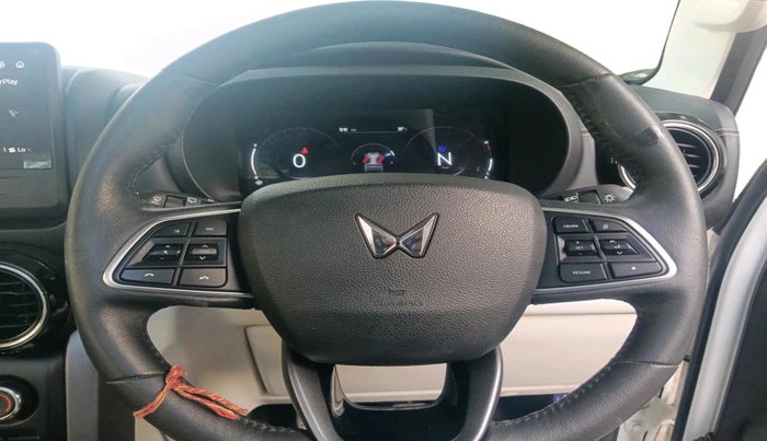 2025 Mahindra Thar Roxx  AX7 L Diesel MT 2WD, Diesel, Manual, 9,663 km, interior