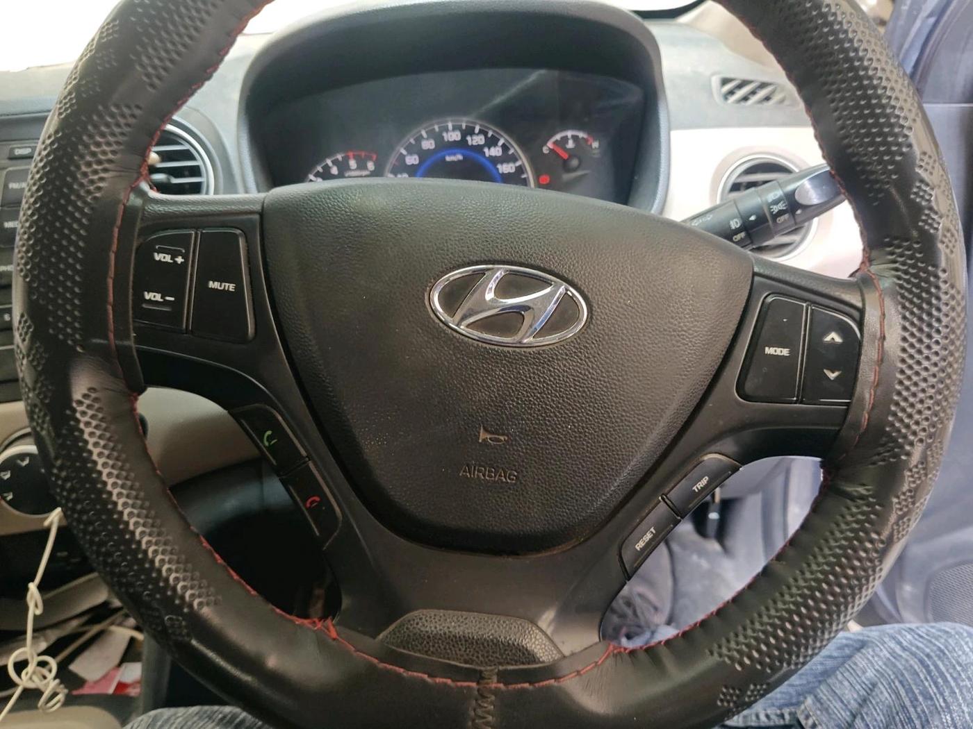2016 Hyundai Grand i10 SPORTZ 1.1 CRDI, Diesel, Manual, 1,19,753 km, interior