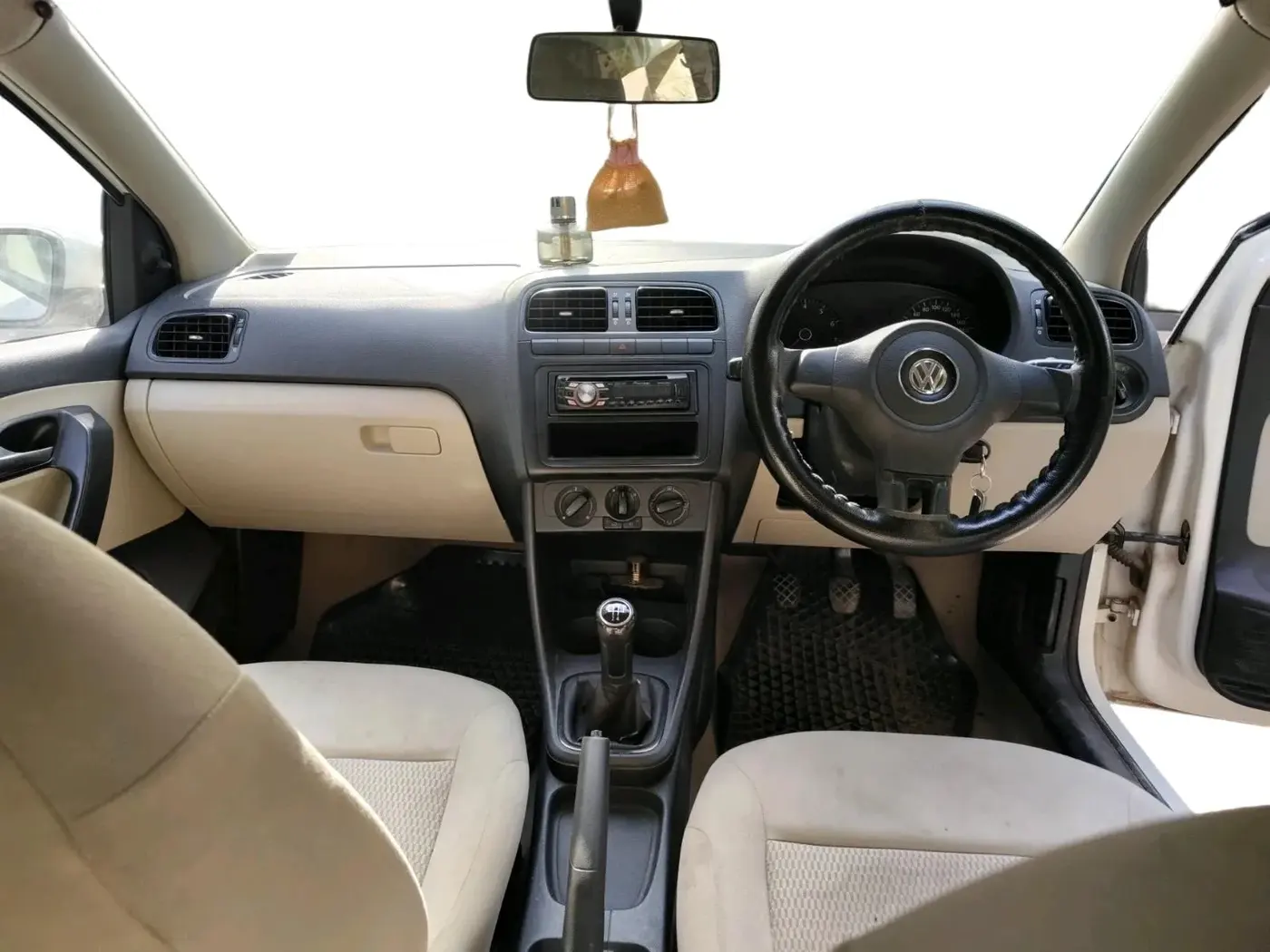 2011 Volkswagen Polo TRENDLINE 1.2L PETROL, Petrol, Manual, 49,368 km, interior