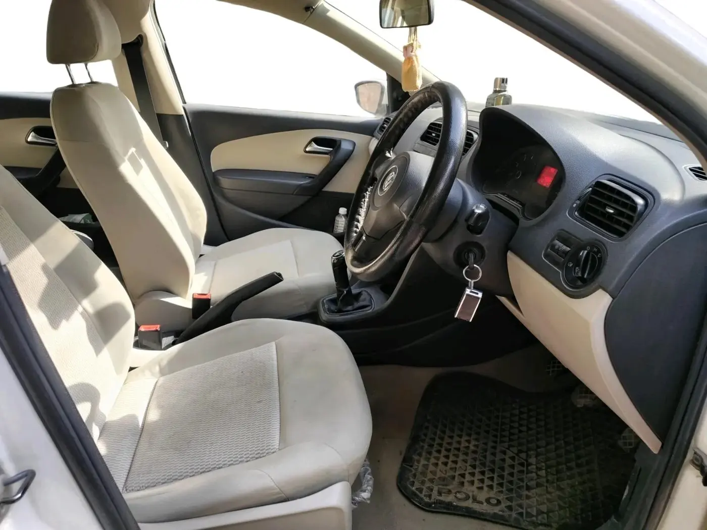 2011 Volkswagen Polo TRENDLINE 1.2L PETROL, Petrol, Manual, 49,368 km, interior