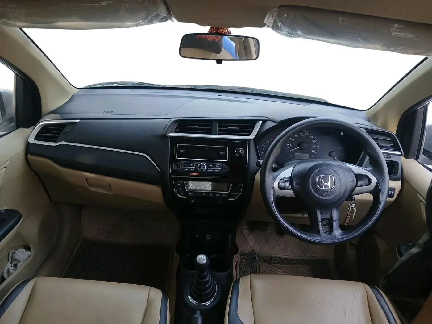 2017 Honda Amaze 1.2L I-VTEC S OPT, Petrol, Manual, 31,553 km, interior
