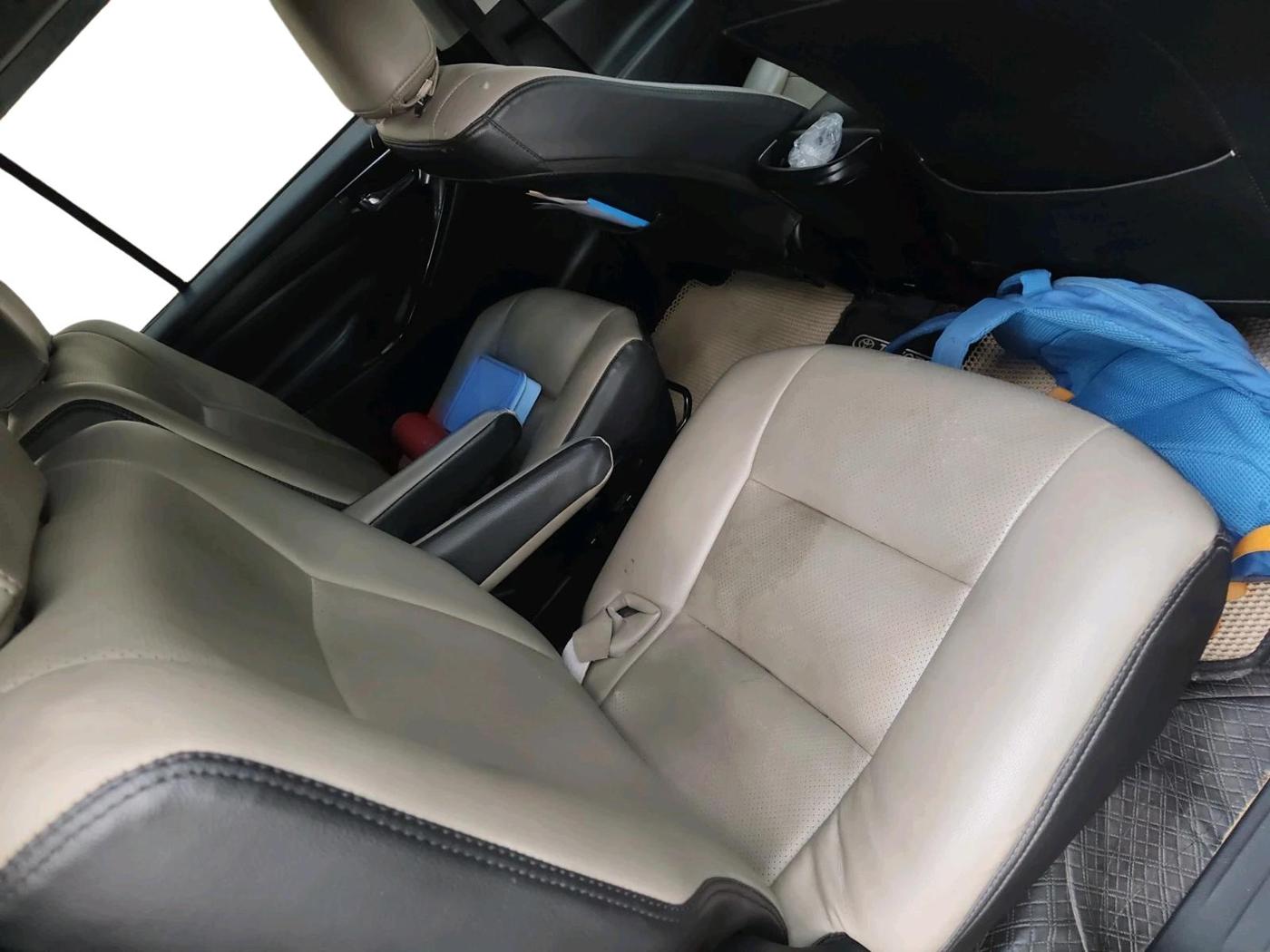 2017 Toyota Innova Crysta 2.4 G 7 STR, Diesel, Manual, 1,66,812 km, interior