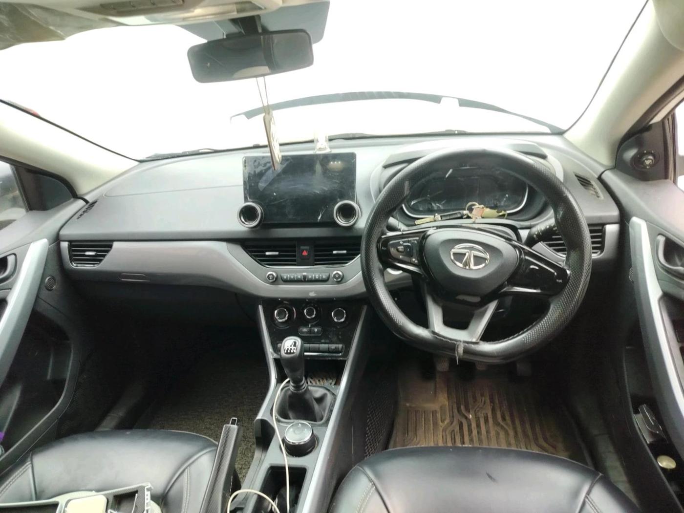 2023 Tata NEXON XM SUNROOF PETROL, CNG, Manual, 43,243 km, interior