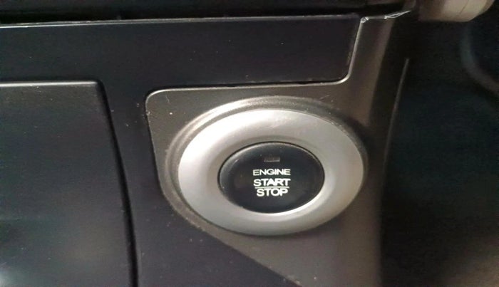 2017 Mahindra XUV500 W10 1.99, Diesel, Manual, 1,45,145 km, interior