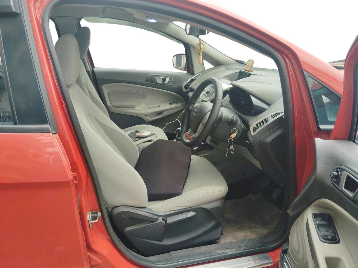 2015 Ford Ecosport TREND+ 1.0L ECOBOOST, Petrol, Manual, 79,813 km, interior