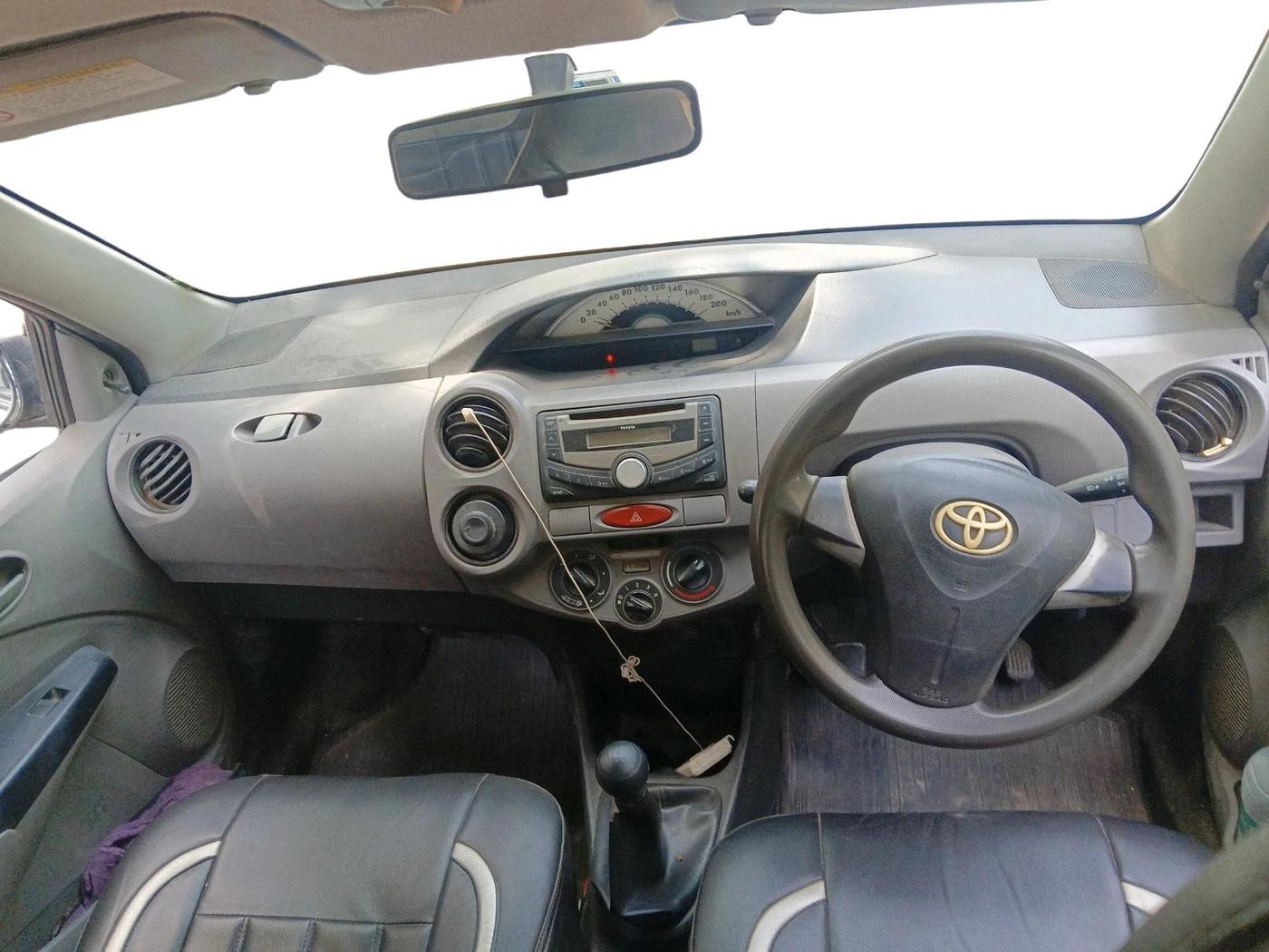 2011 Toyota Etios Liva G SP, Petrol, Manual, 58,122 km, interior