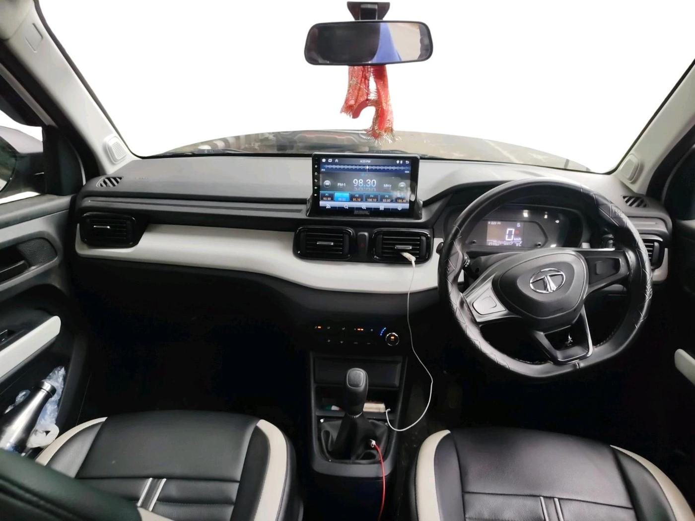 2023 Tata PUNCH PURE MT CNG, CNG, Manual, 27,145 km, interior
