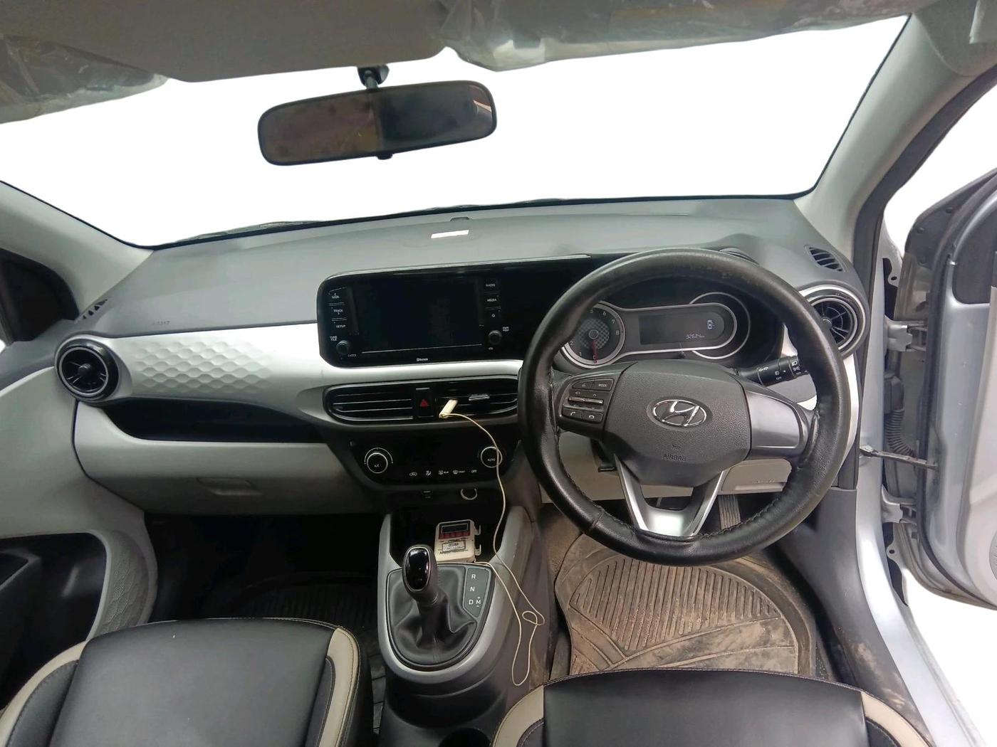 2022 Hyundai GRAND I10 NIOS SPORTZ AMT 1.2 KAPPA VTVT, Petrol, Automatic, 32,624 km, interior