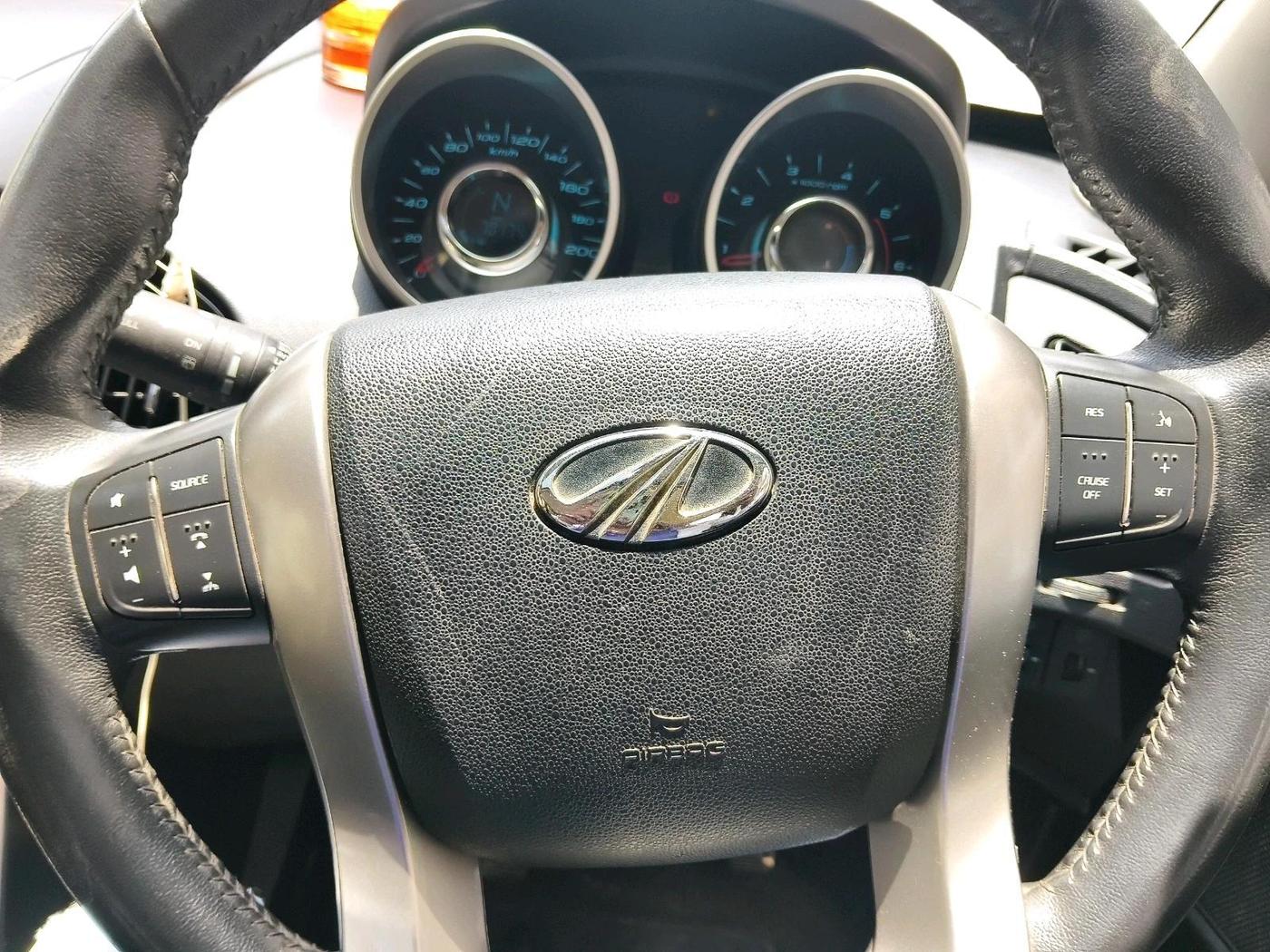 2018 Mahindra XUV500 W11, Diesel, Manual, 70,174 km, interior