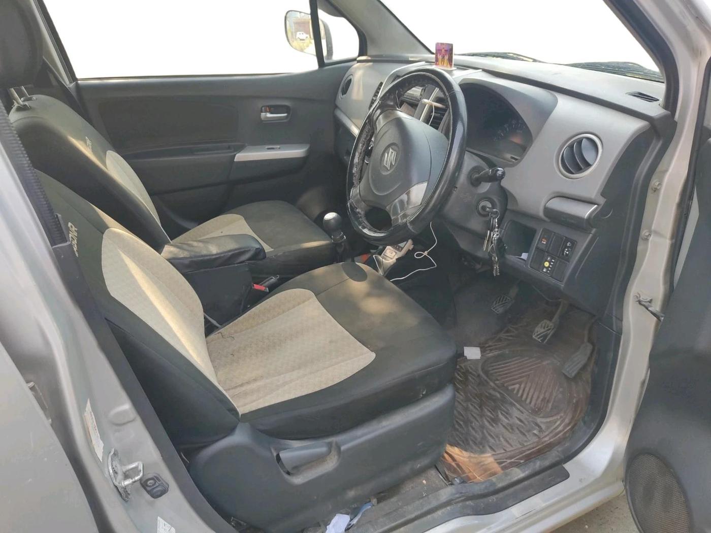 2012 Maruti Wagon R 1.0 LXI CNG, CNG, Manual, 50,358 km, interior