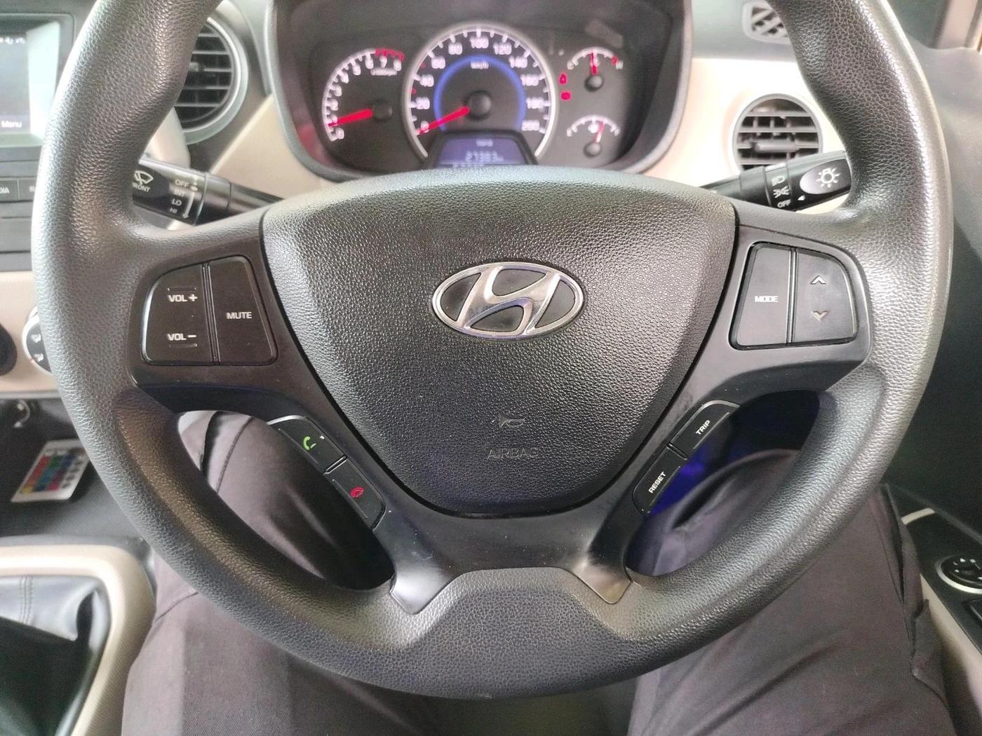 2017 Hyundai Grand i10 SPORTZ 1.2 KAPPA VTVT, Petrol, Manual, 52,239 km, interior