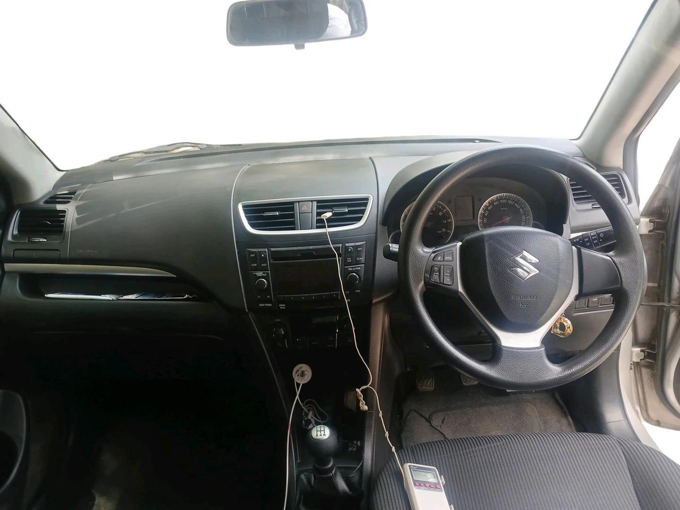2014 Maruti Swift ZXI, Petrol, Manual, 59,251 km, interior