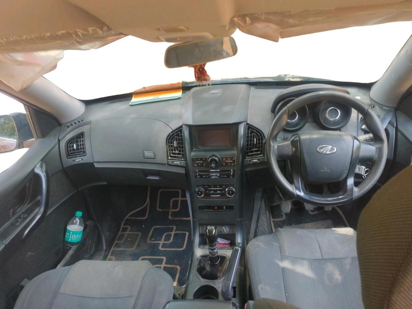 2019 Mahindra XUV500 W5, Diesel, Manual, 66,297 km, interior