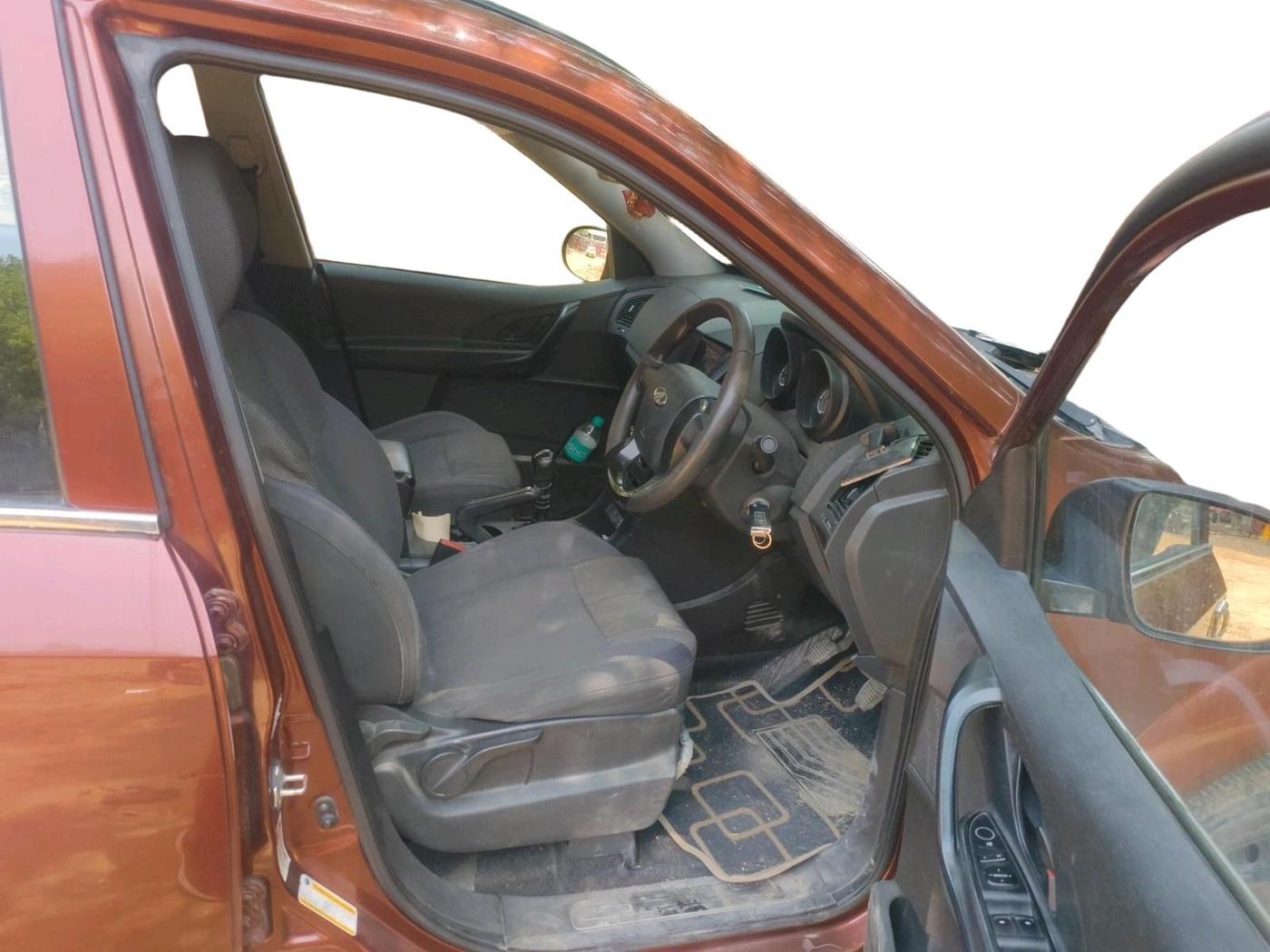 2019 Mahindra XUV500 W5, Diesel, Manual, 66,297 km, interior