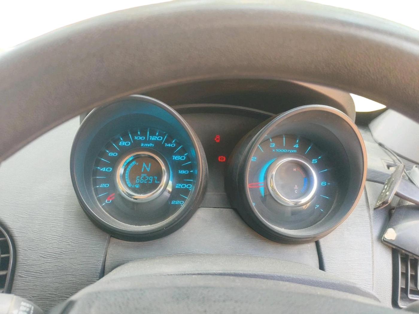 2019 Mahindra XUV500 W5, Diesel, Manual, 66,297 km, interior