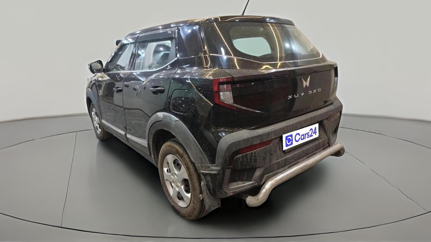2025 Mahindra XUV 3XO MX2 Pro 1.2 L TCMPFi, Petrol, Manual, 3,584 km, exterior