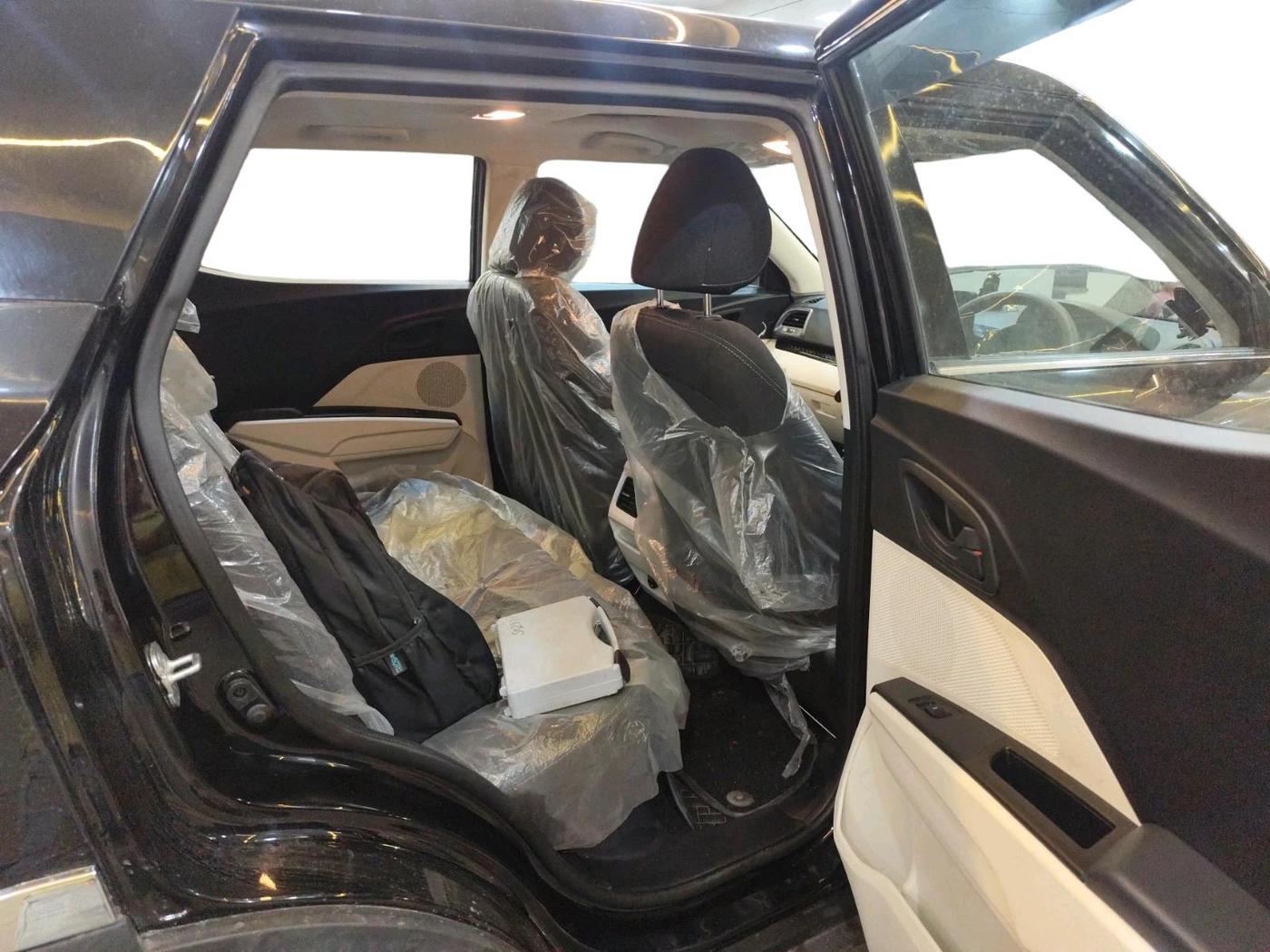 2025 Mahindra XUV 3XO MX2 Pro 1.2 L TCMPFi, Petrol, Manual, 3,584 km, interior