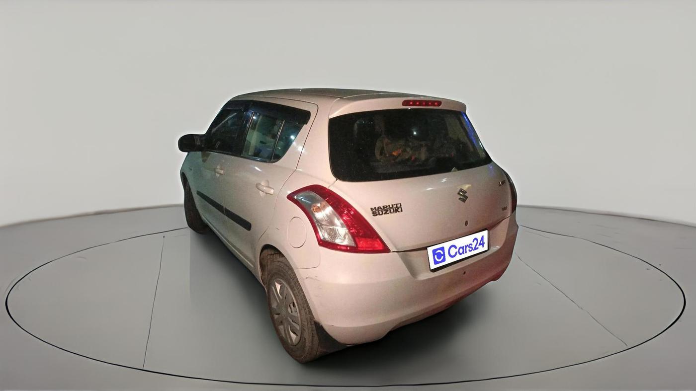 2016 Maruti Swift LXI (O), CNG, Manual, 1,06,071 km, exterior