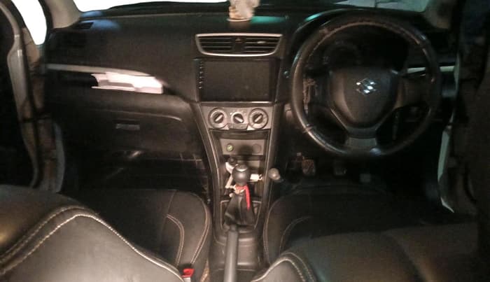 2016 Maruti Swift LXI (O), CNG, Manual, 1,06,071 km, interior