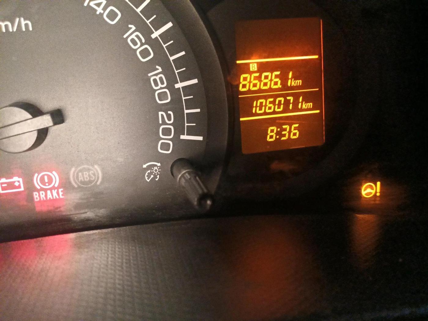 2016 Maruti Swift LXI (O), CNG, Manual, 1,06,071 km, interior