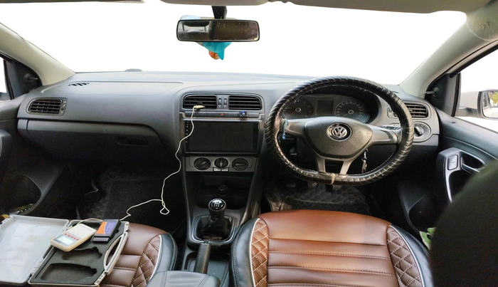 2019 Volkswagen Ameo TRENDLINE 1.0L, CNG, Manual, 1,15,297 km, interior