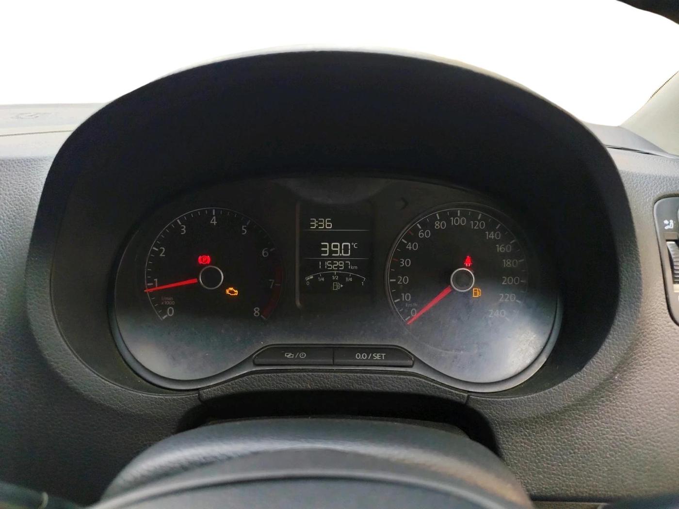 2019 Volkswagen Ameo TRENDLINE 1.0L, CNG, Manual, 1,15,297 km, interior
