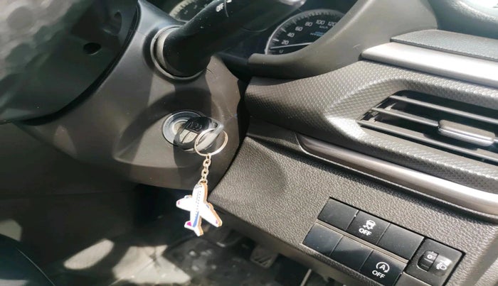 2022 Maruti BREZZA VXI SMART HYBRID, Petrol, Manual, 24,835 km, interior