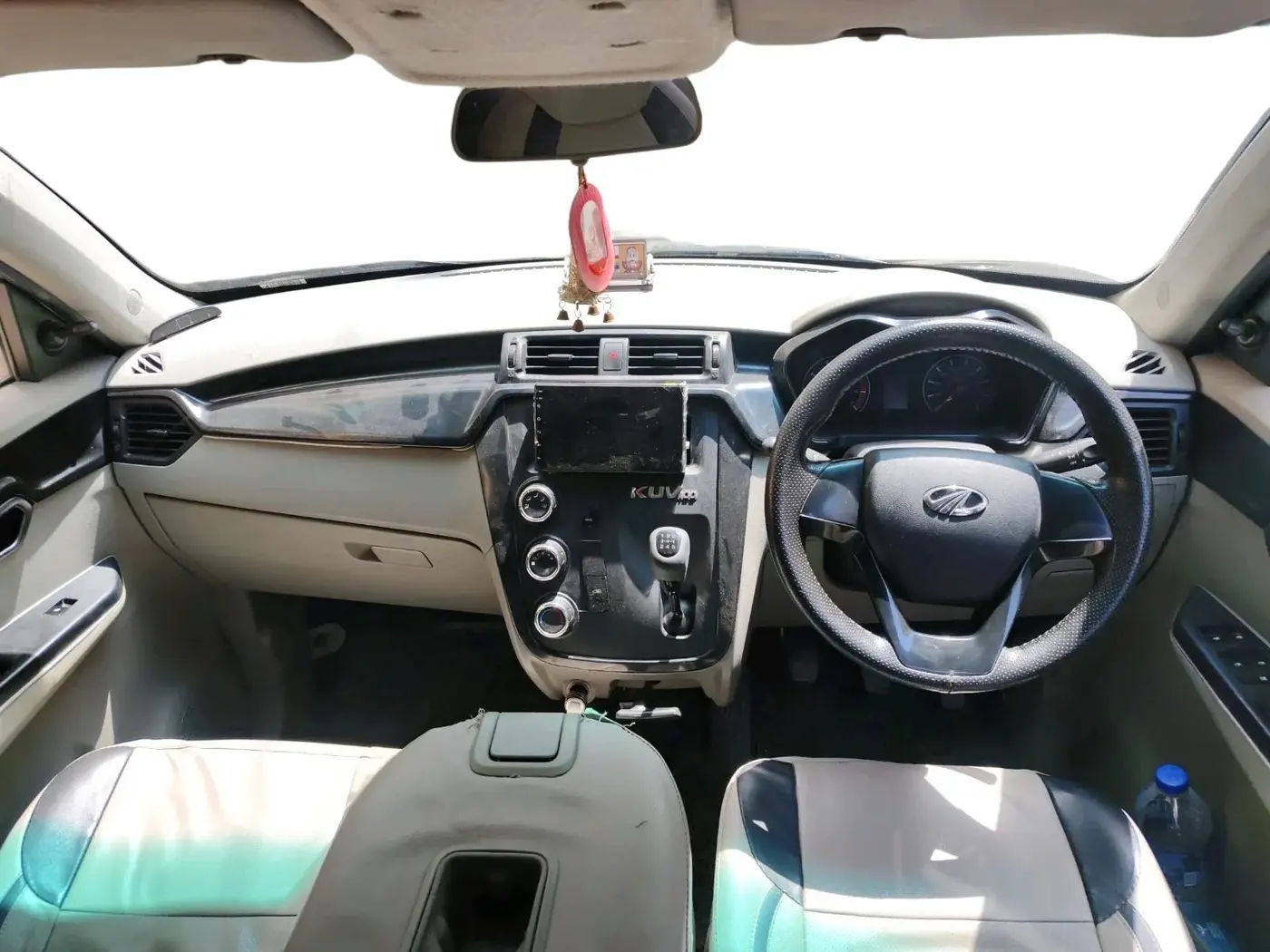 2016 Mahindra Kuv100 K4 D 6 STR, Diesel, Manual, 84,833 km, interior