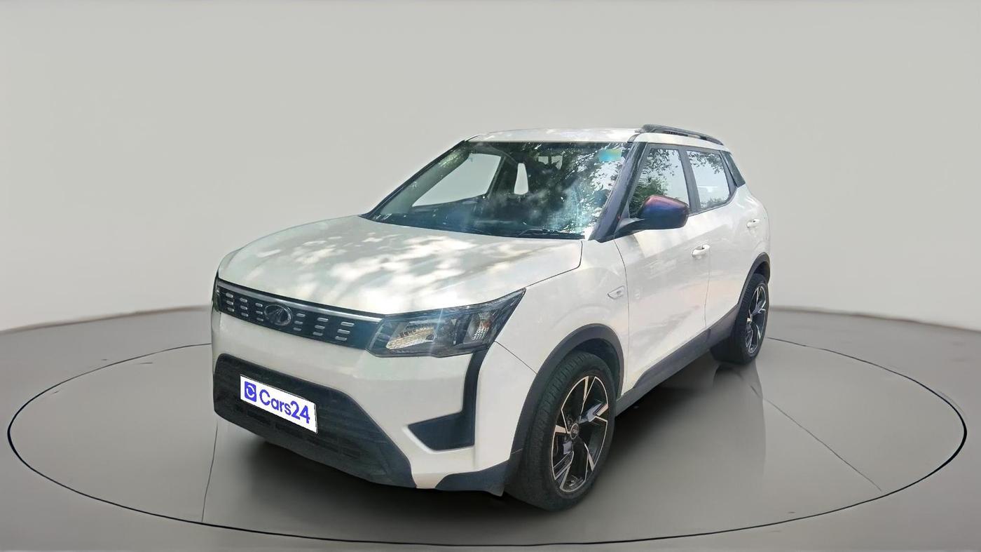 2020 Mahindra XUV300 W6 1.2 PETROL, Petrol, Manual, 23,656 km, exterior