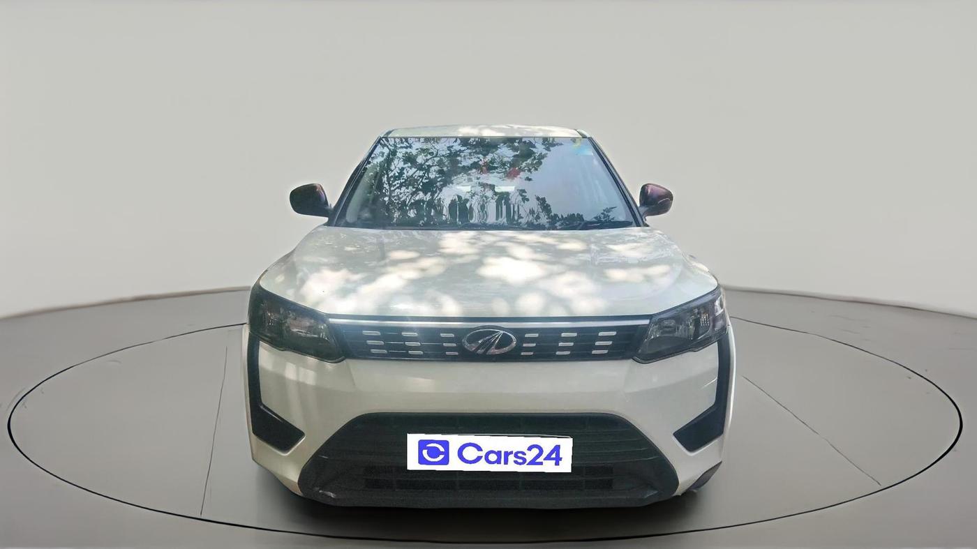 2020 Mahindra XUV300 W6 1.2 PETROL, Petrol, Manual, 23,656 km, exterior