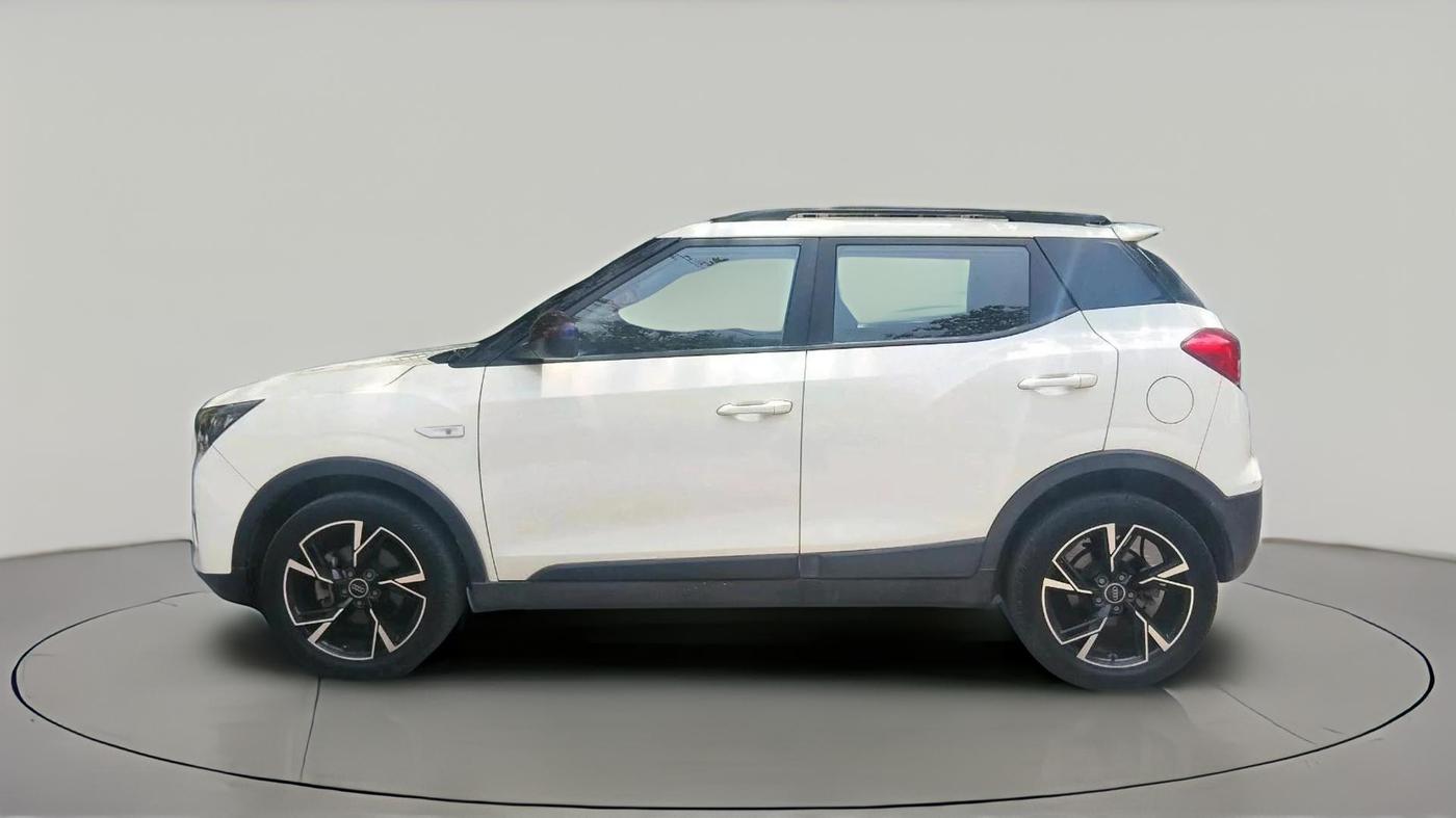 2020 Mahindra XUV300 W6 1.2 PETROL, Petrol, Manual, 23,656 km, exterior