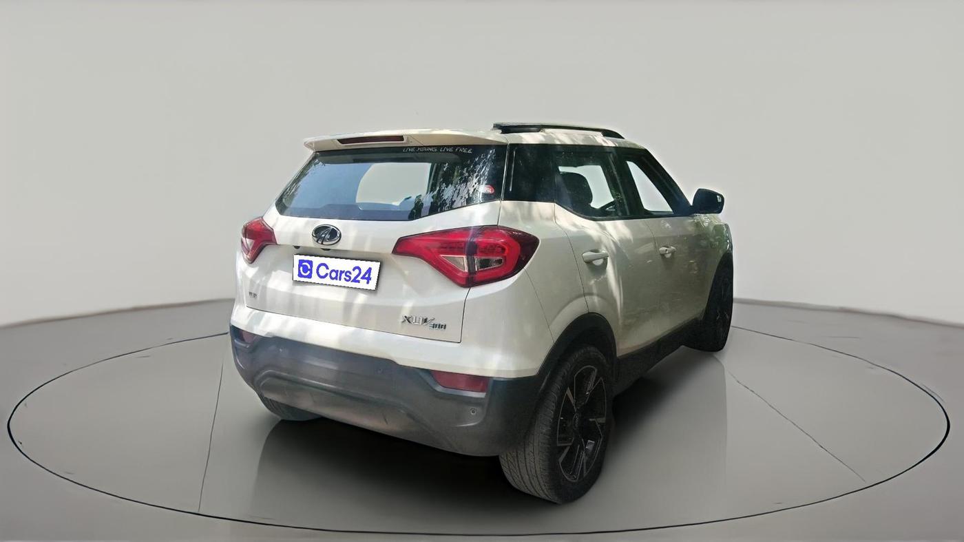 2020 Mahindra XUV300 W6 1.2 PETROL, Petrol, Manual, 23,656 km, exterior