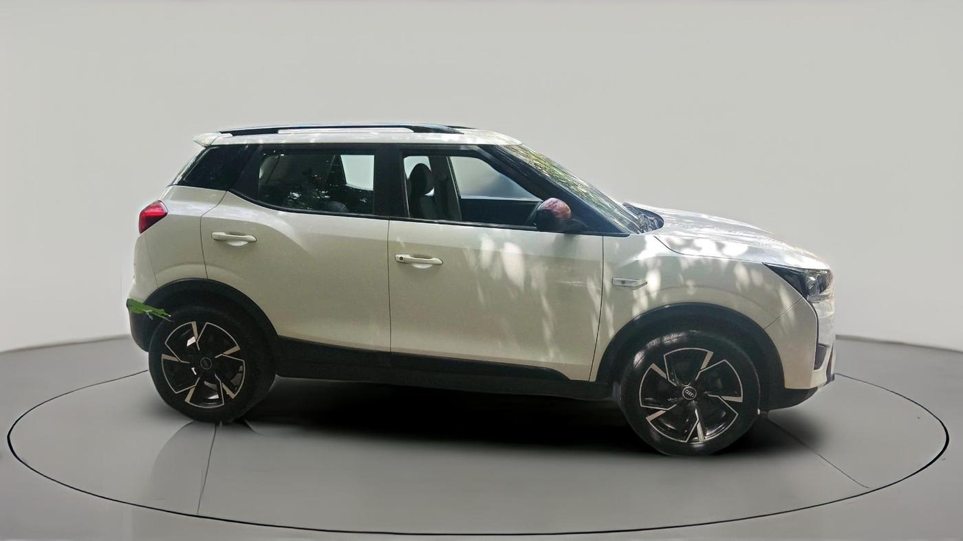 2020 Mahindra XUV300 W6 1.2 PETROL, Petrol, Manual, 23,656 km, exterior